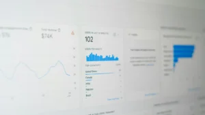 Atrybucja konwersji: Google, Meta i TikTok